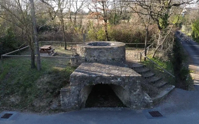 four-a-chaux-tribies-aerien-saint-hilaire-patrimoine