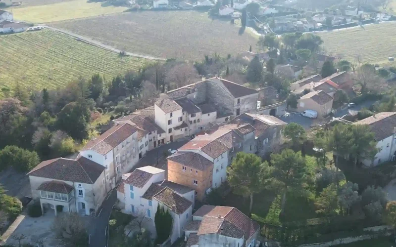 place-larnac-acacias-aerien-saint-hilaire-patrimoine