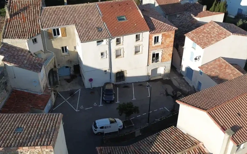 place-larnac-acacias-drone-saint-hilaire-patrimoine